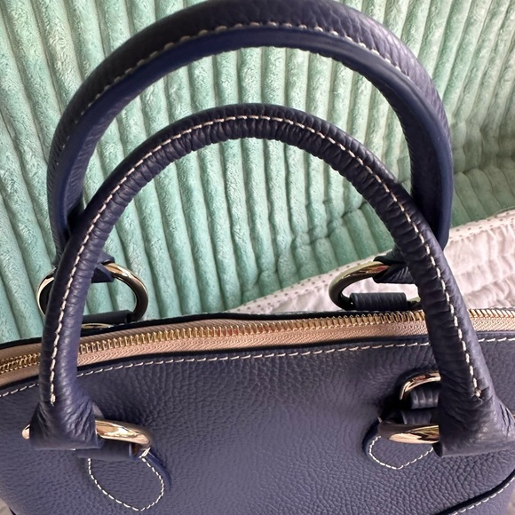 New, Never used Dooney and Bourke satchel - Picture 4 of 5